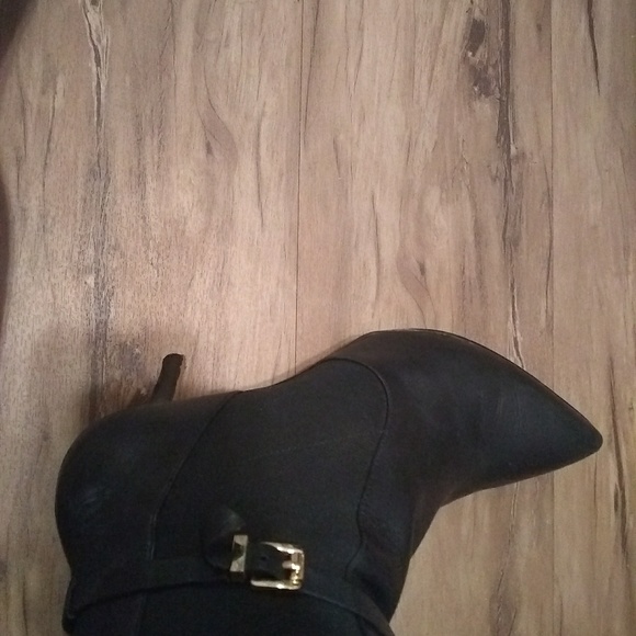 Michael Kors booties - Picture 3 of 6